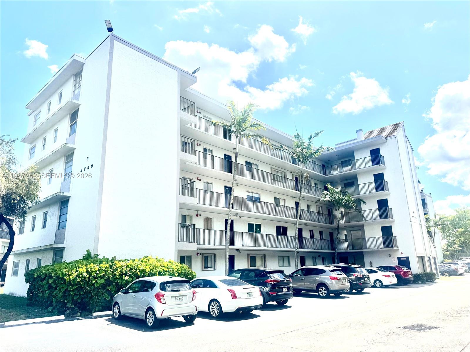 LAKESHORE AT UNIVERSITY P - Residential