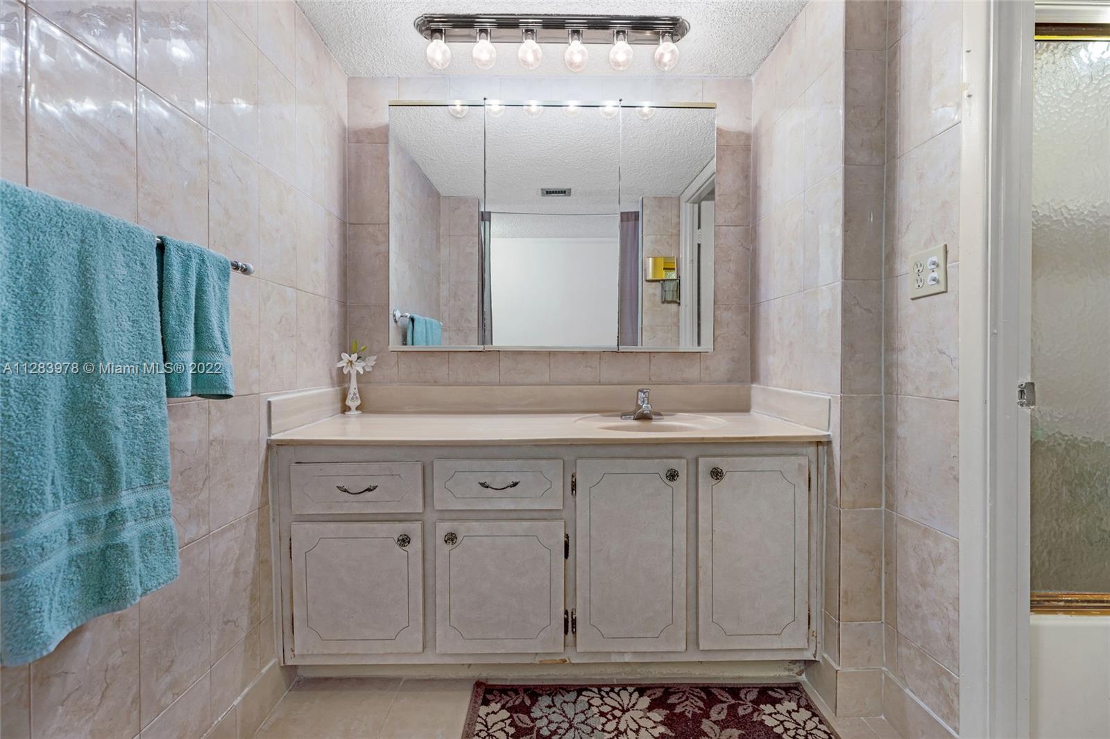 MAISON GRANDE CONDO - Residential