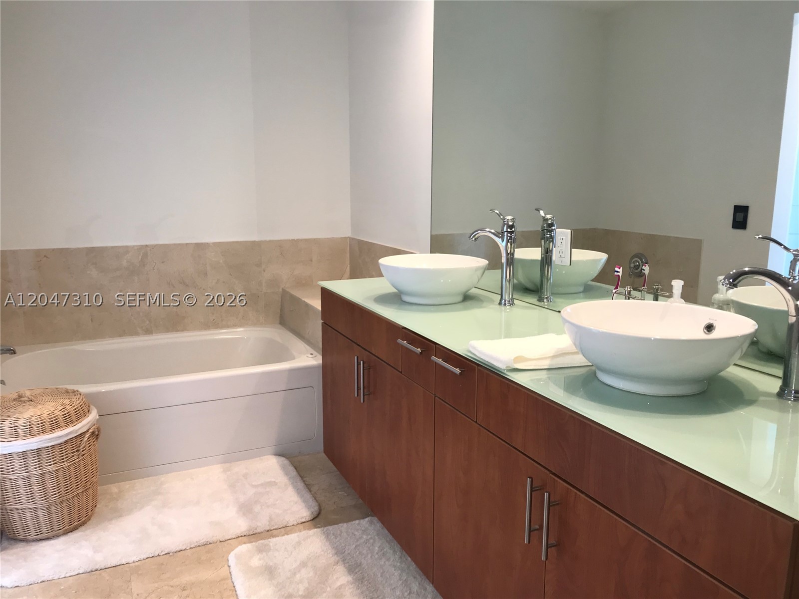 STRADA 315 CONDO - Residential