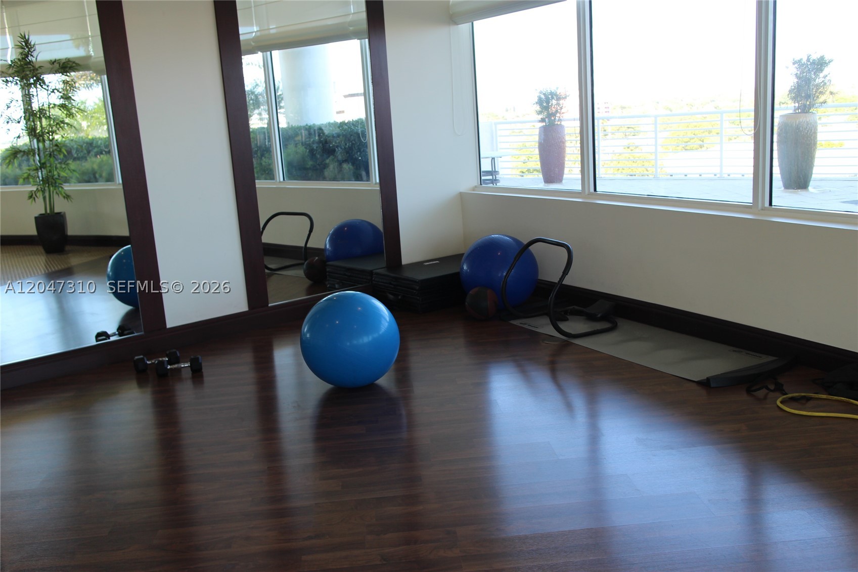 STRADA 315 CONDO - Residential