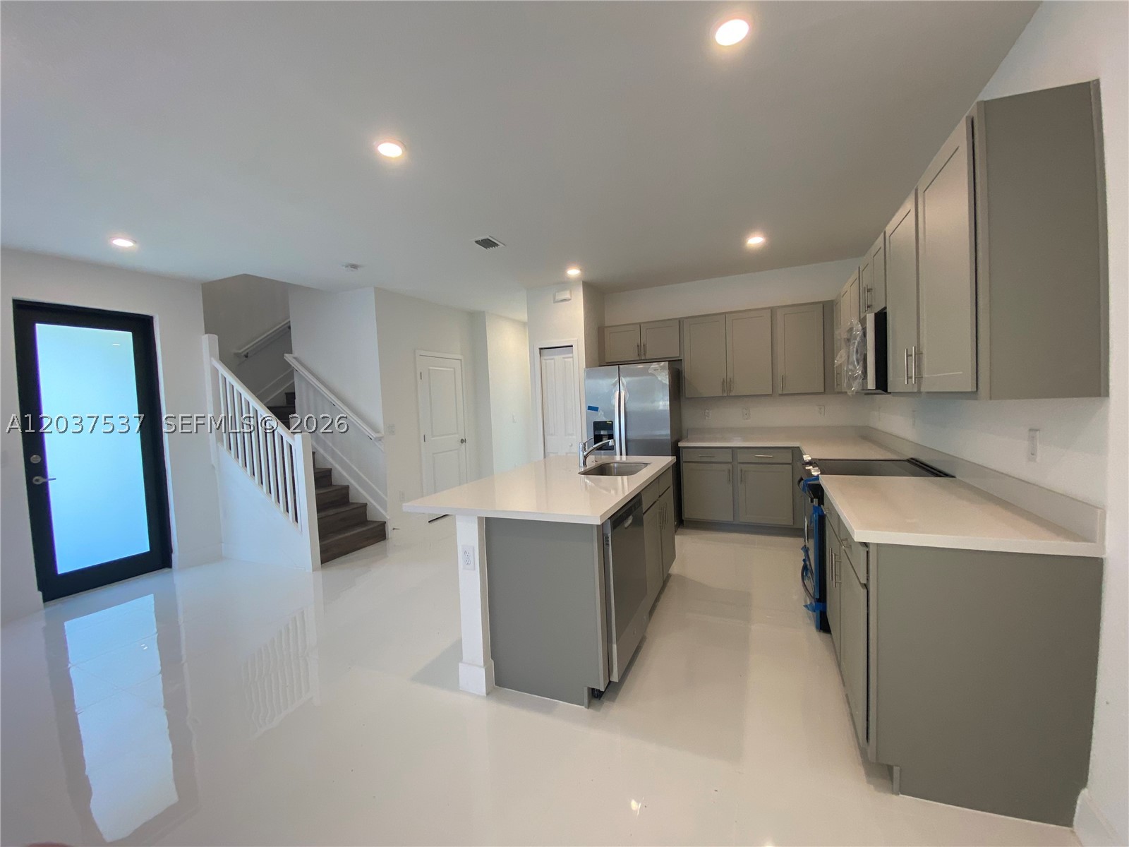 DEVCO VILLAS - Residential Lease