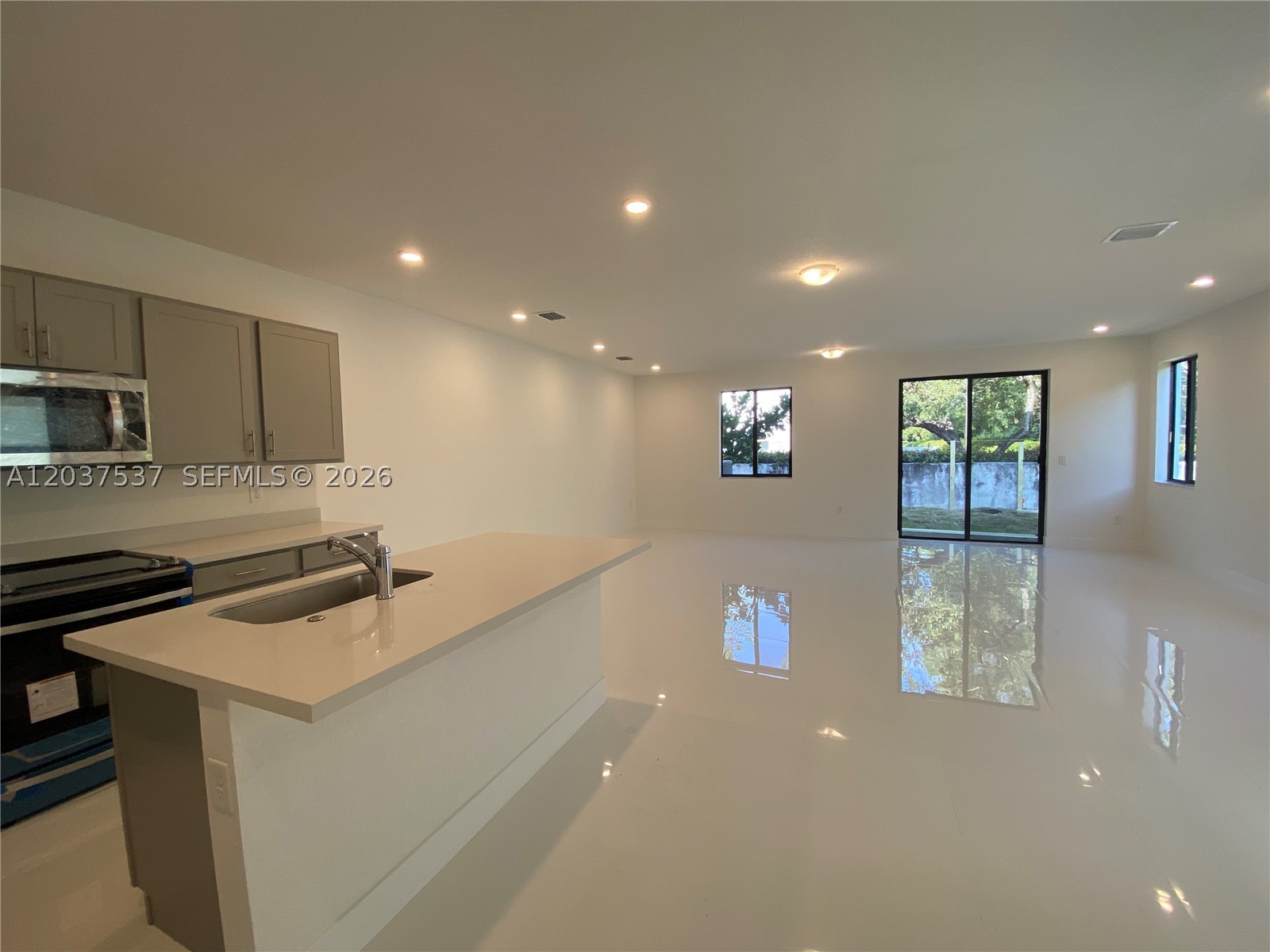 DEVCO VILLAS - Residential Lease