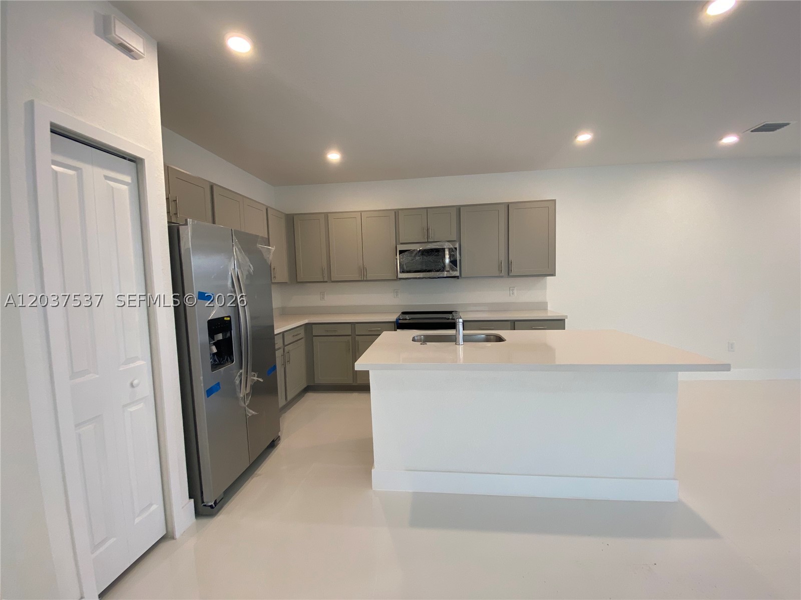 DEVCO VILLAS - Residential Lease