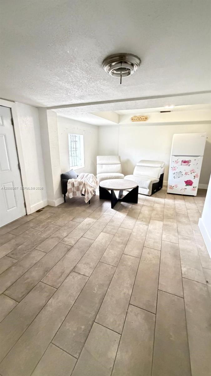 BAY VISTA PARK - Residential Lease