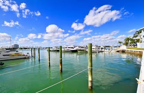 BAYSHORE YACHT & TENNIS C - Residential