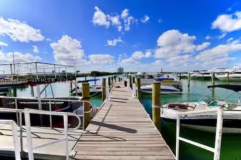 BAYSHORE YACHT & TENNIS C - Residential