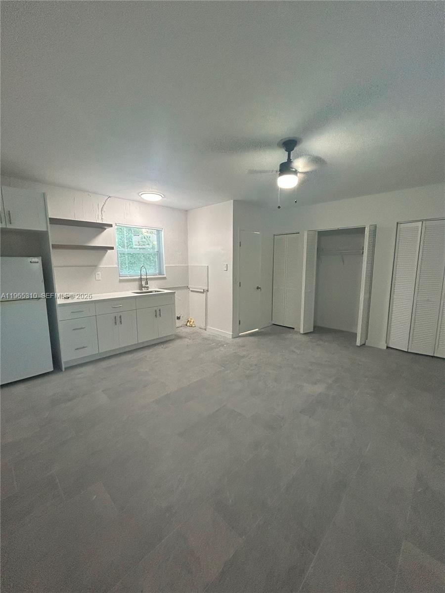 BISCAYNE SHORES CORR PLAT - Residential Income