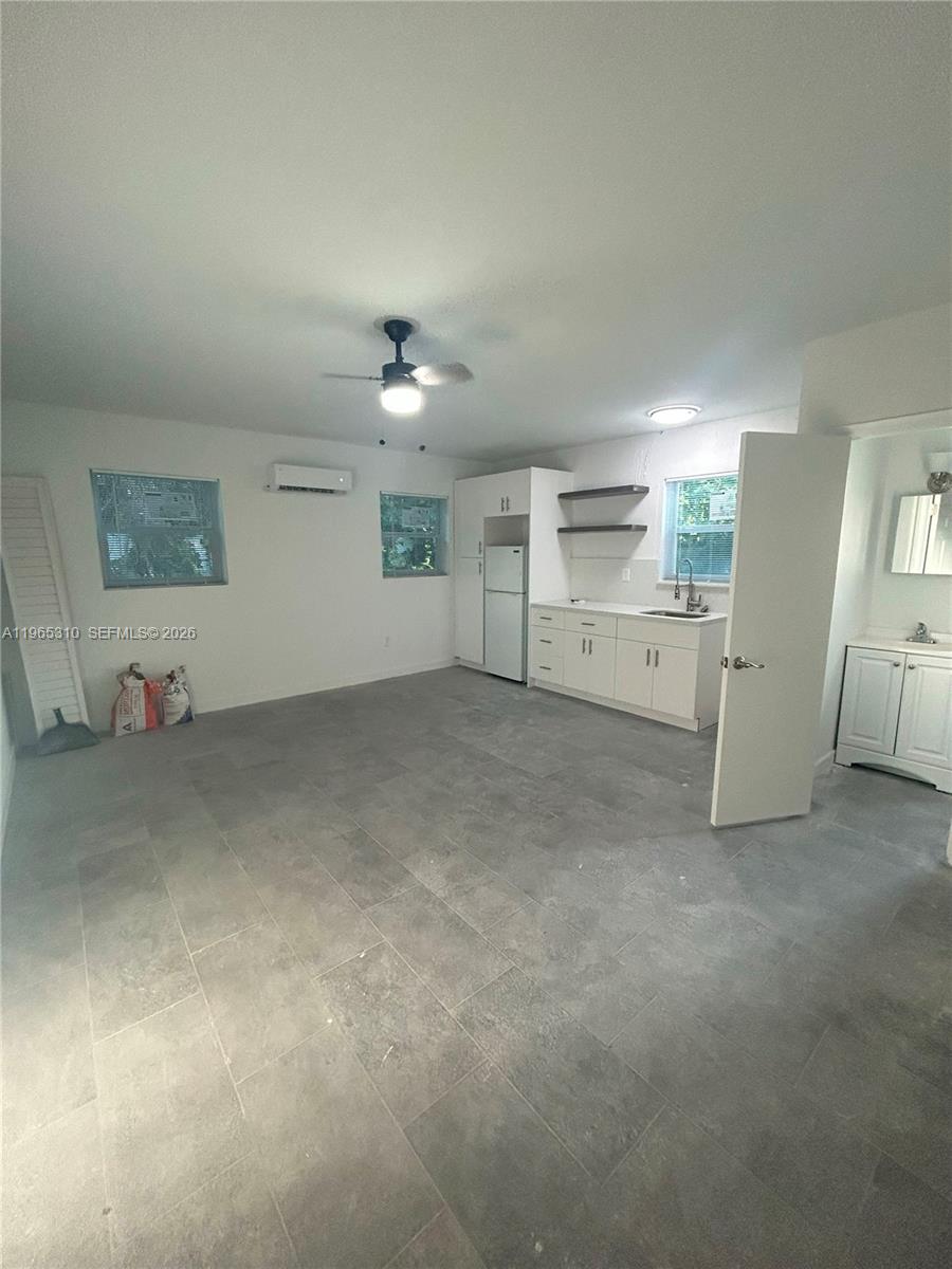 BISCAYNE SHORES CORR PLAT - Residential Income