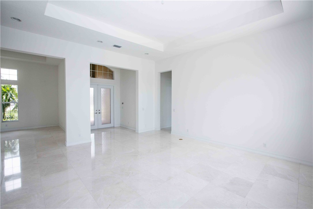 ALTOS DEL MAR NO. 5 - Residential
