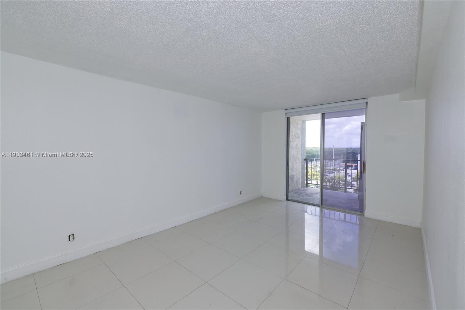 ISLAND SHORES CONDO - Residential