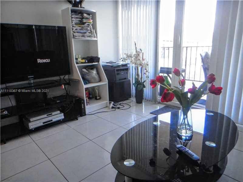 PARKER PLAZA ESTATES COND - Residential Lease