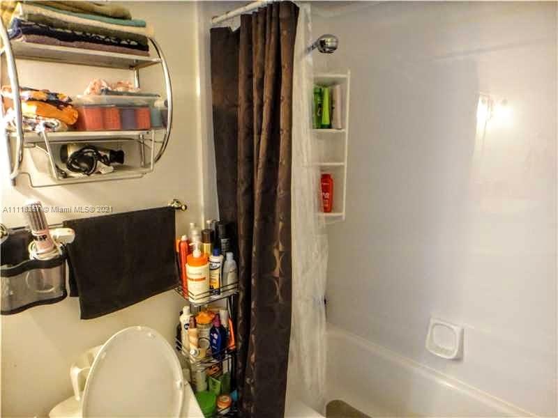 PARKER PLAZA ESTATES COND - Residential Lease