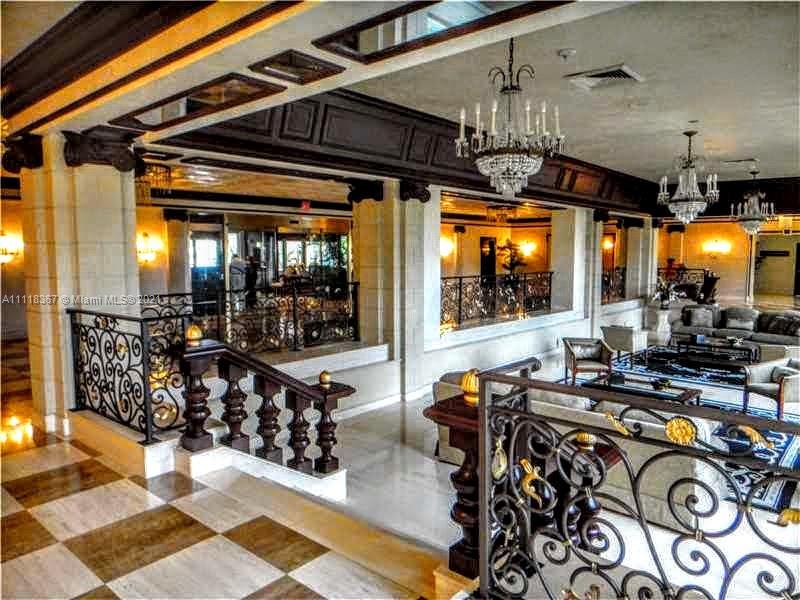 PARKER PLAZA ESTATES COND - Residential Lease