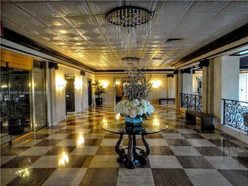 PARKER PLAZA ESTATES COND - Residential Lease