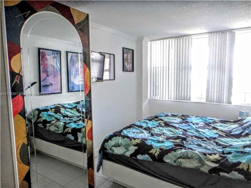 PARKER PLAZA ESTATES COND - Residential Lease
