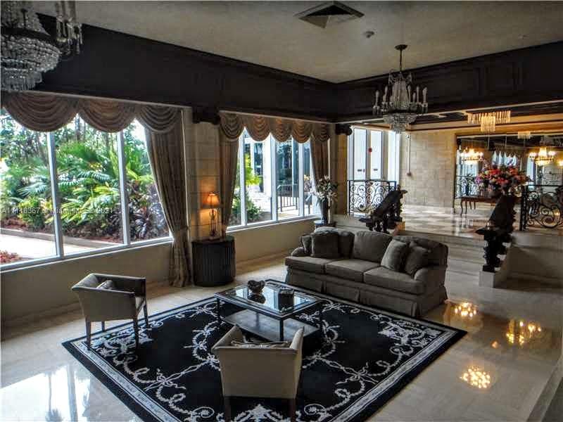 PARKER PLAZA ESTATES COND - Residential Lease