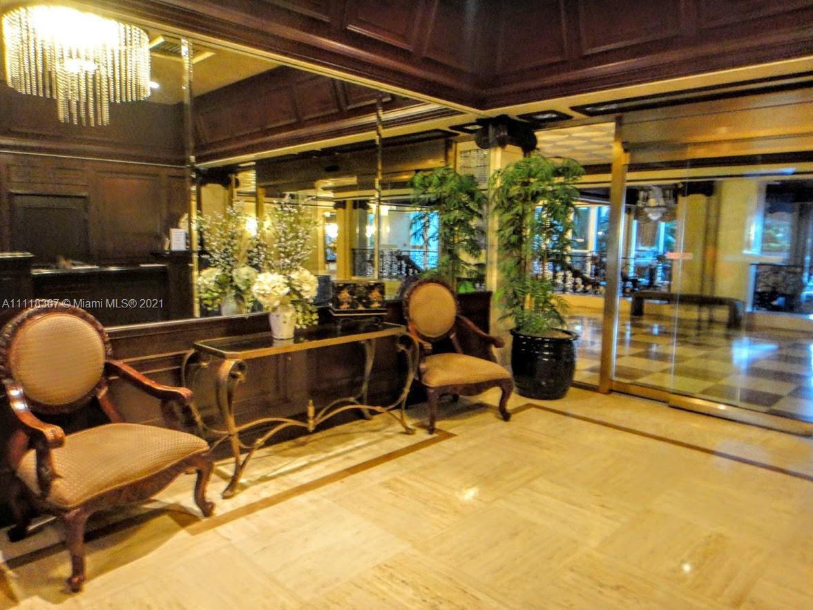 PARKER PLAZA ESTATES COND - Residential Lease