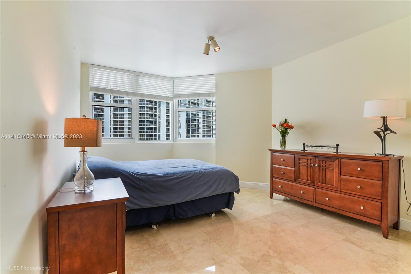HAMPTONS SOUTH CONDO - Residential
