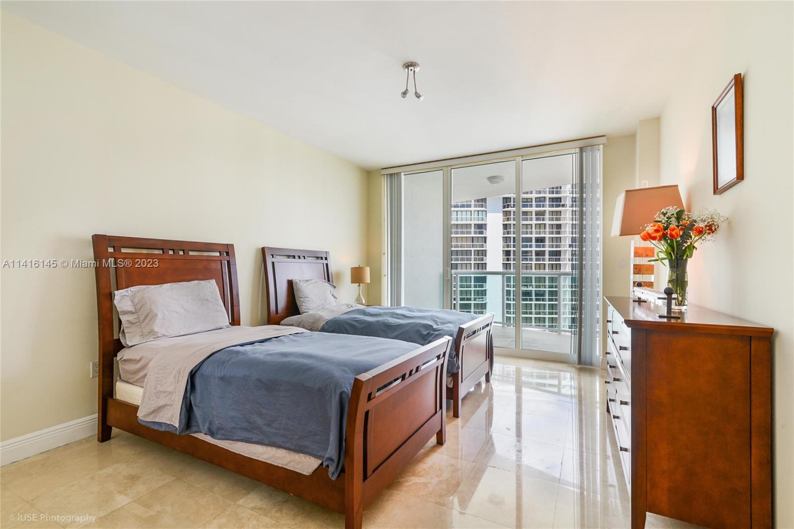 HAMPTONS SOUTH CONDO - Residential