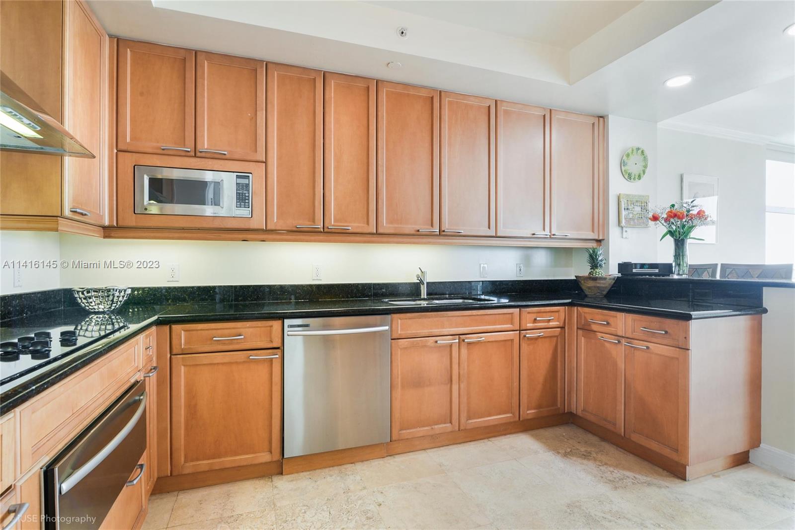 HAMPTONS SOUTH CONDO - Residential