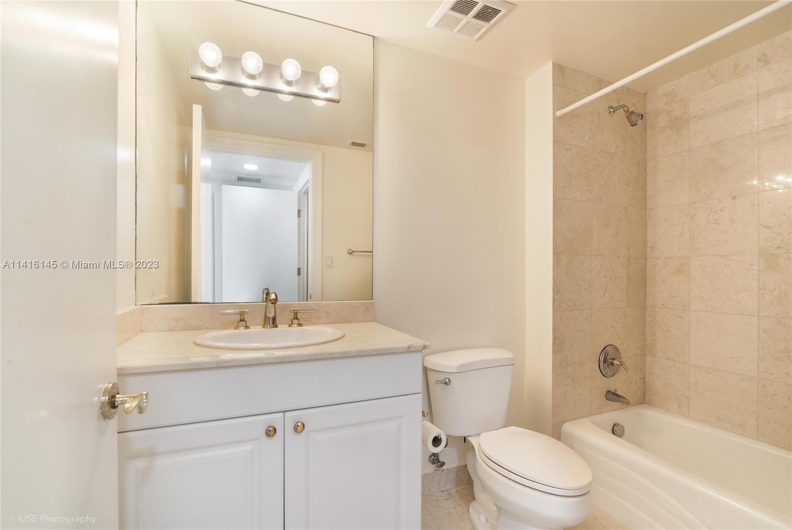 HAMPTONS SOUTH CONDO - Residential
