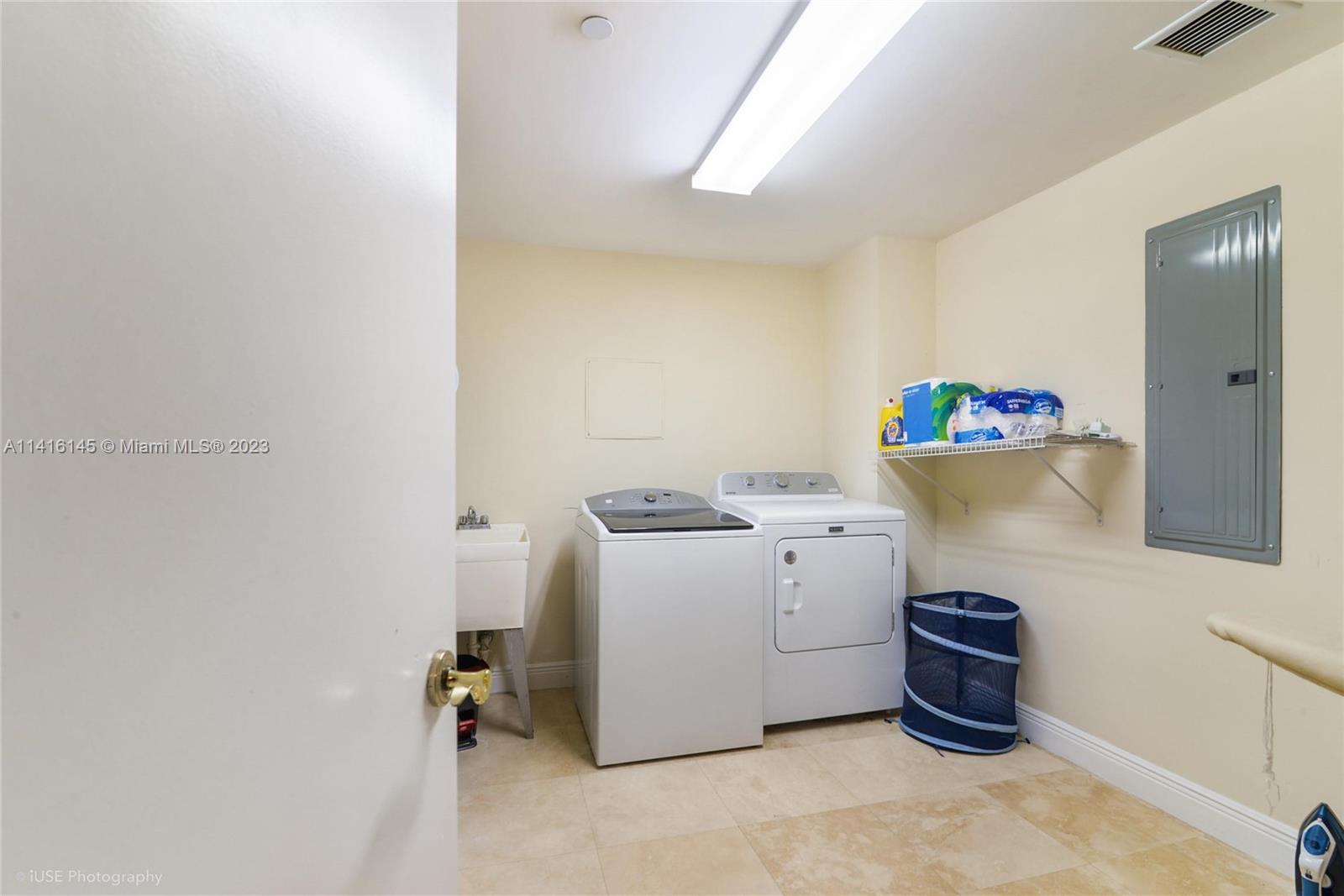 HAMPTONS SOUTH CONDO - Residential
