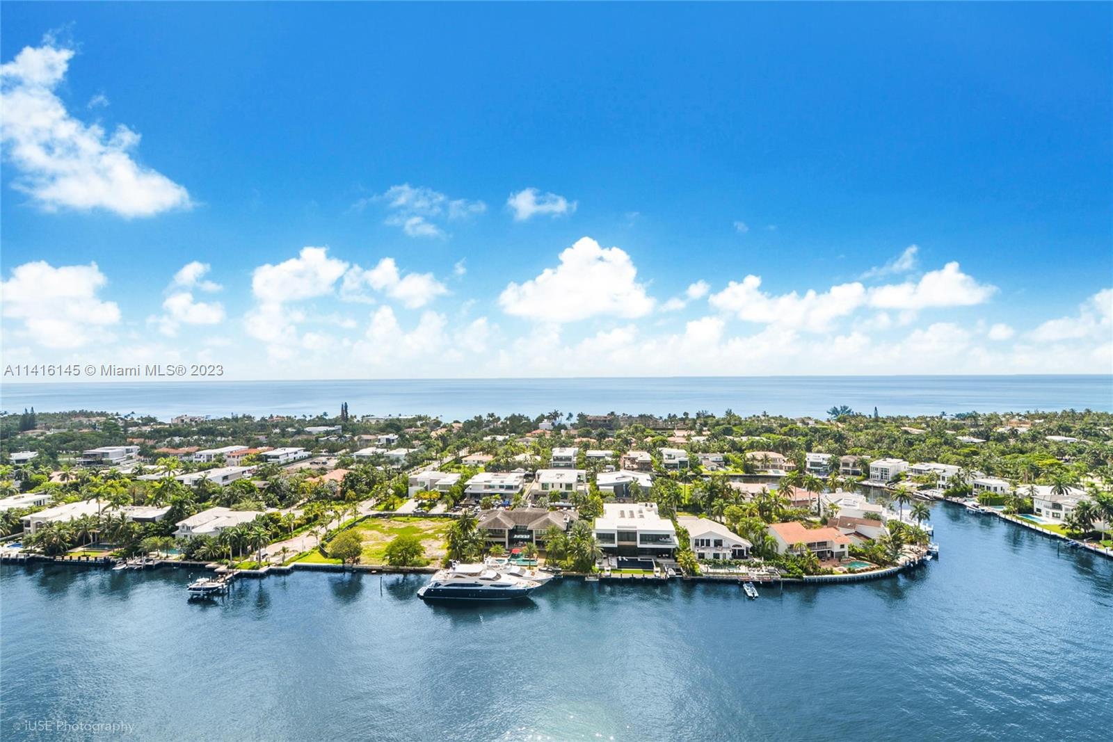 HAMPTONS SOUTH CONDO - Residential