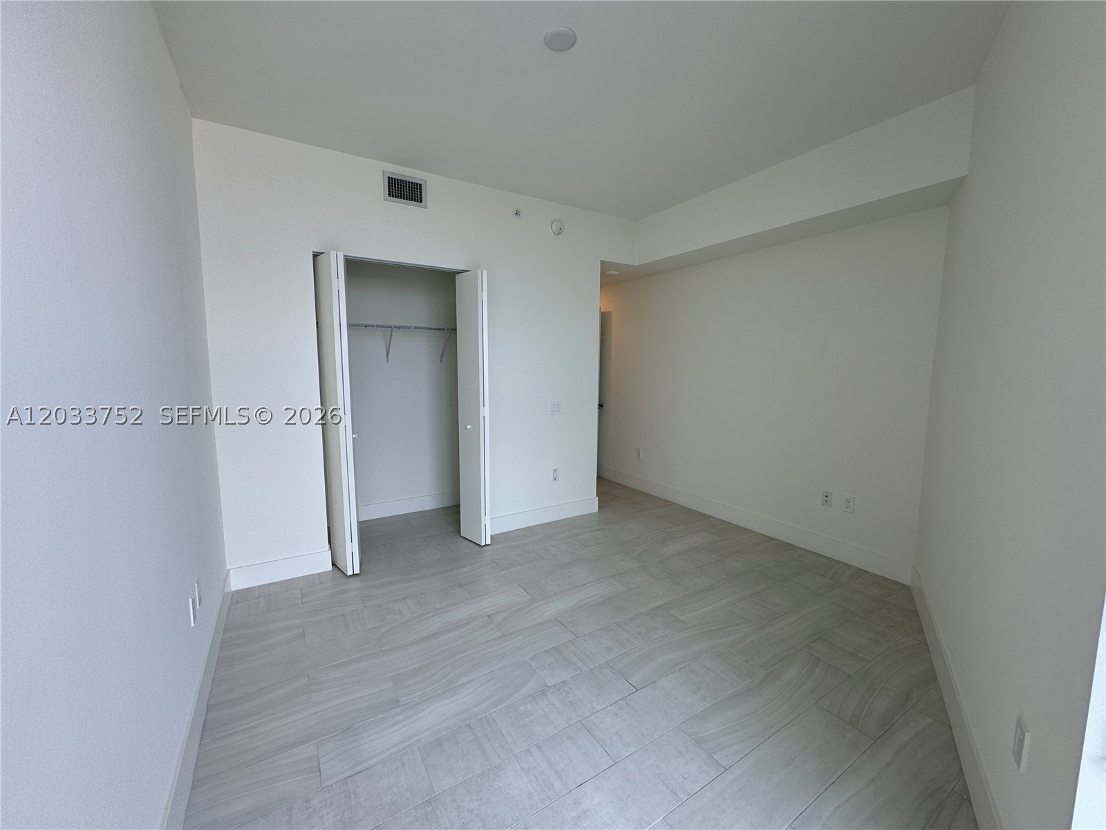 METROPICA NORTH TOWER ONE - Residential Lease