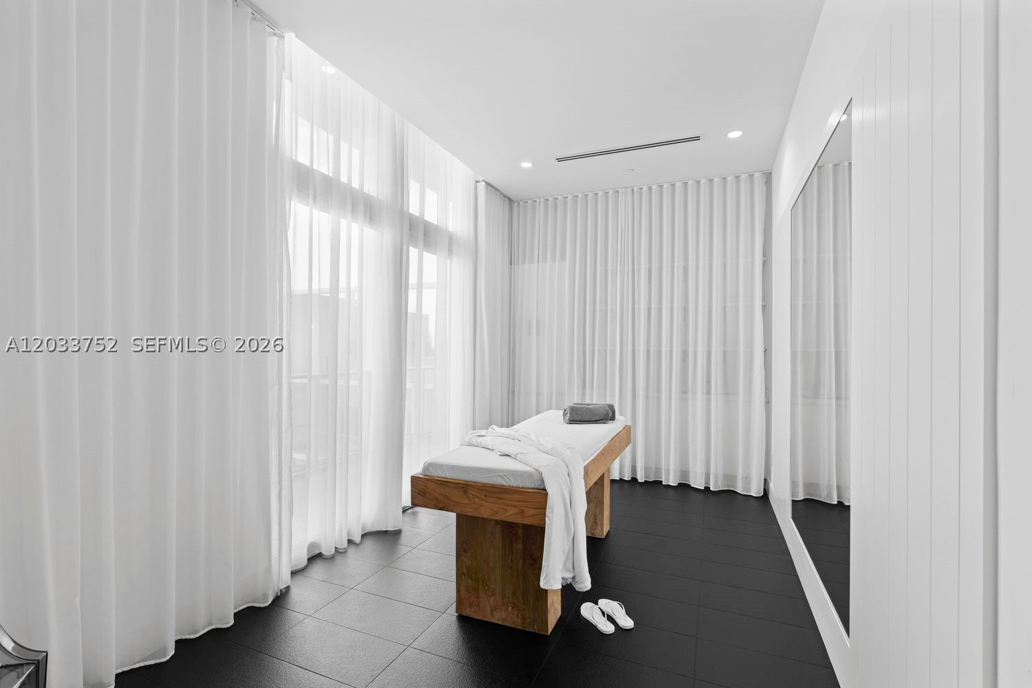 METROPICA NORTH TOWER ONE - Residential Lease