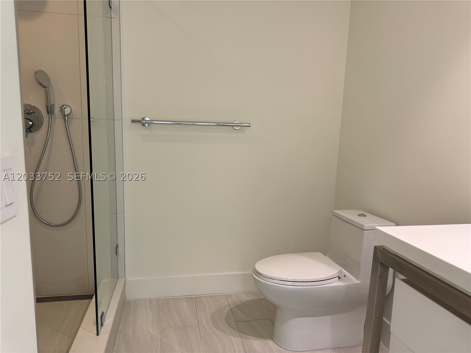 METROPICA NORTH TOWER ONE - Residential Lease