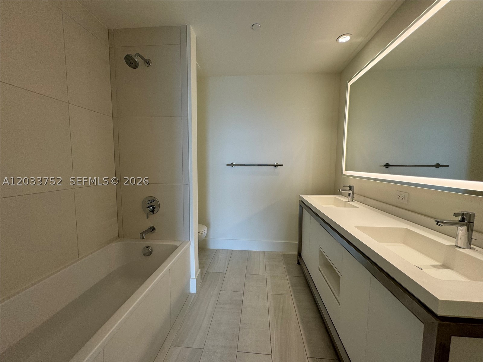 METROPICA NORTH TOWER ONE - Residential Lease