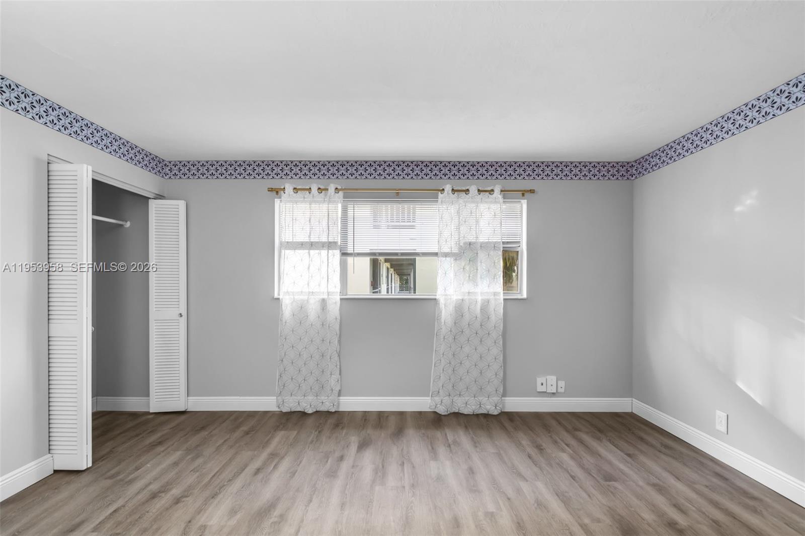 PARADISE BY THE SEA CONDO - Residential Lease