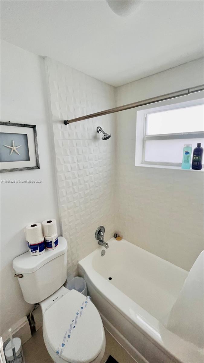 BAYSHORE YACHT & TENNIS C - Residential Lease