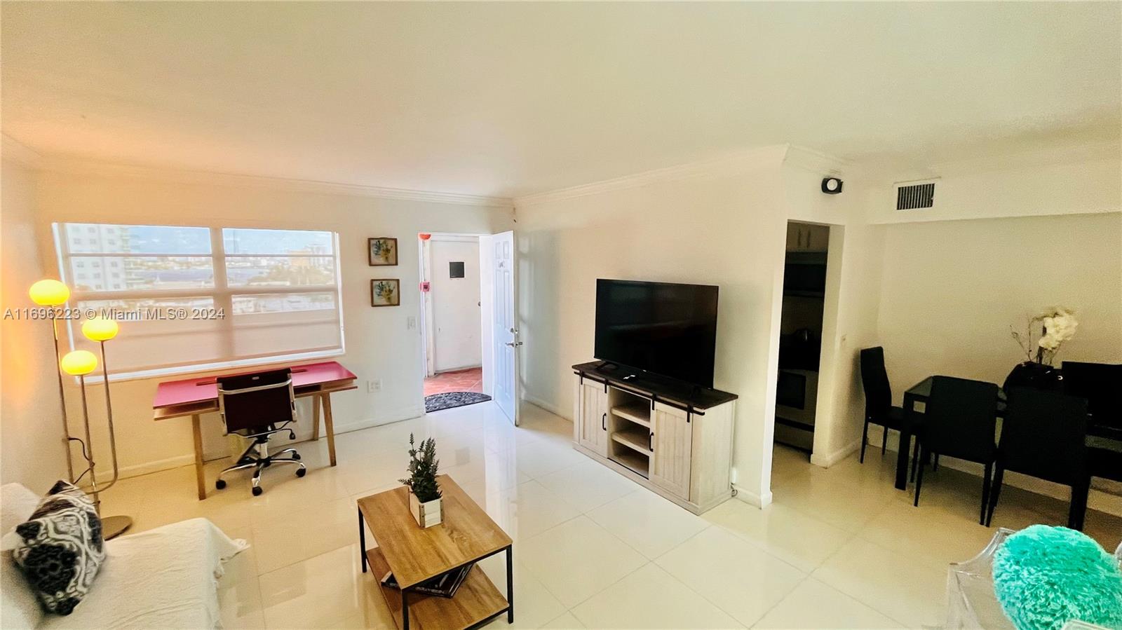 BAYSHORE YACHT & TENNIS C - Residential Lease