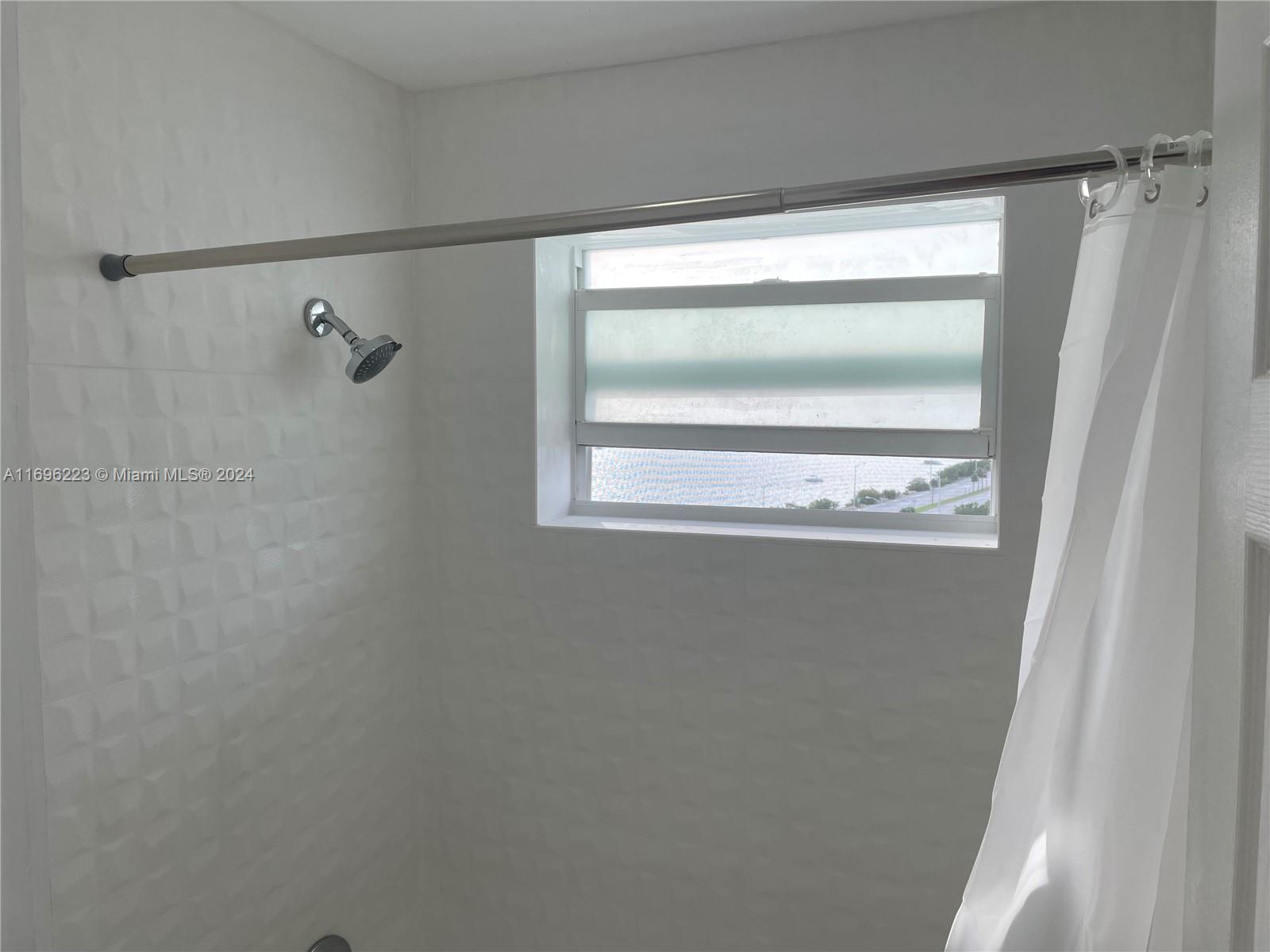 BAYSHORE YACHT & TENNIS C - Residential Lease