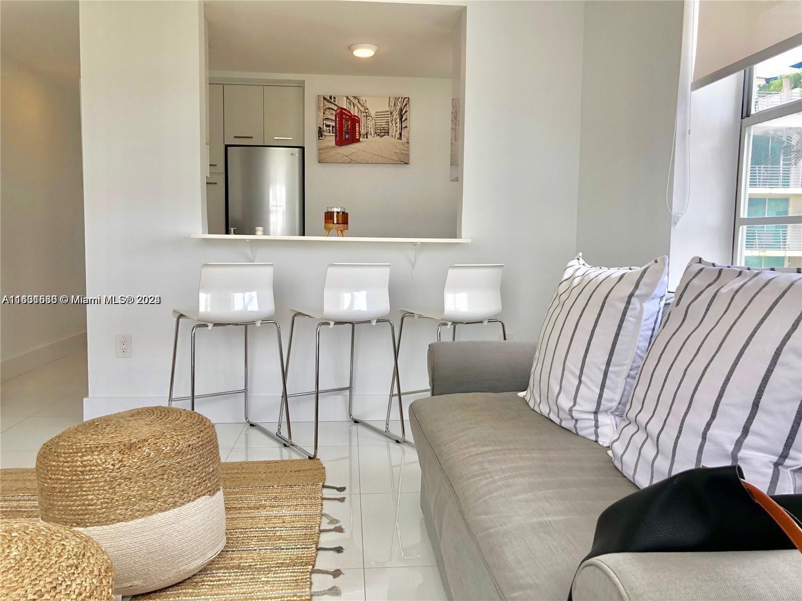 THE DRAKE CONDO - Residential Lease