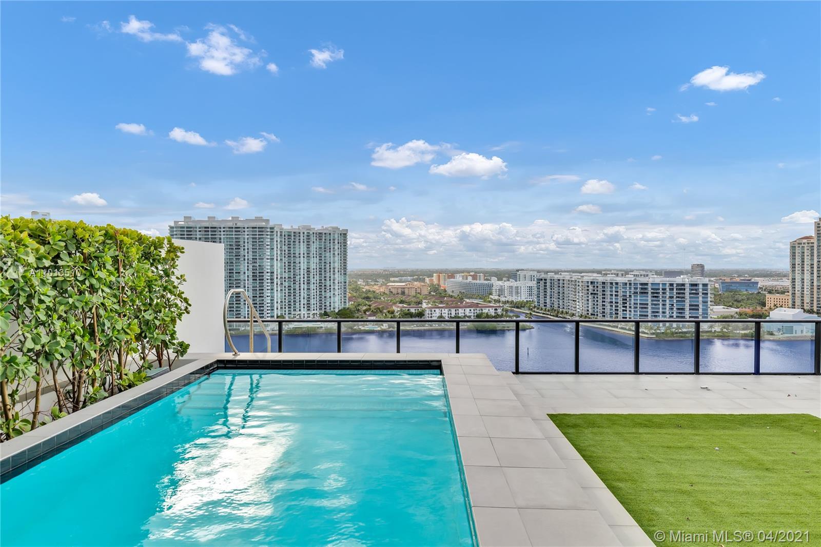 PRIVE CONDO - Residential