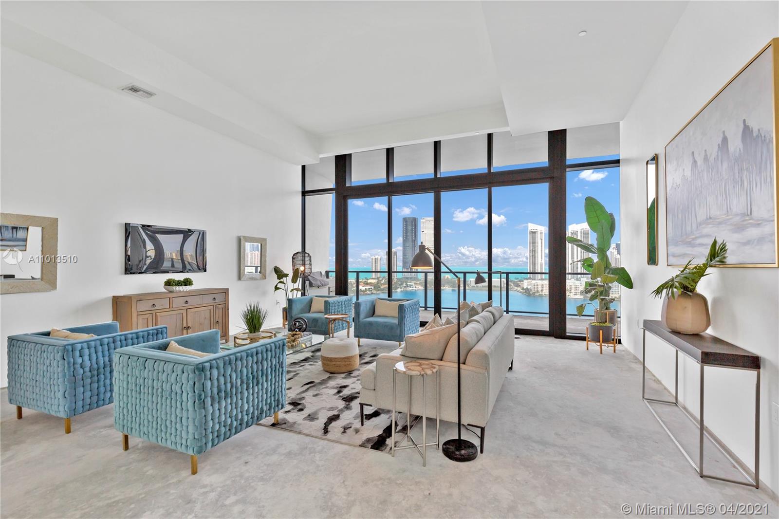 PRIVE CONDO - Residential