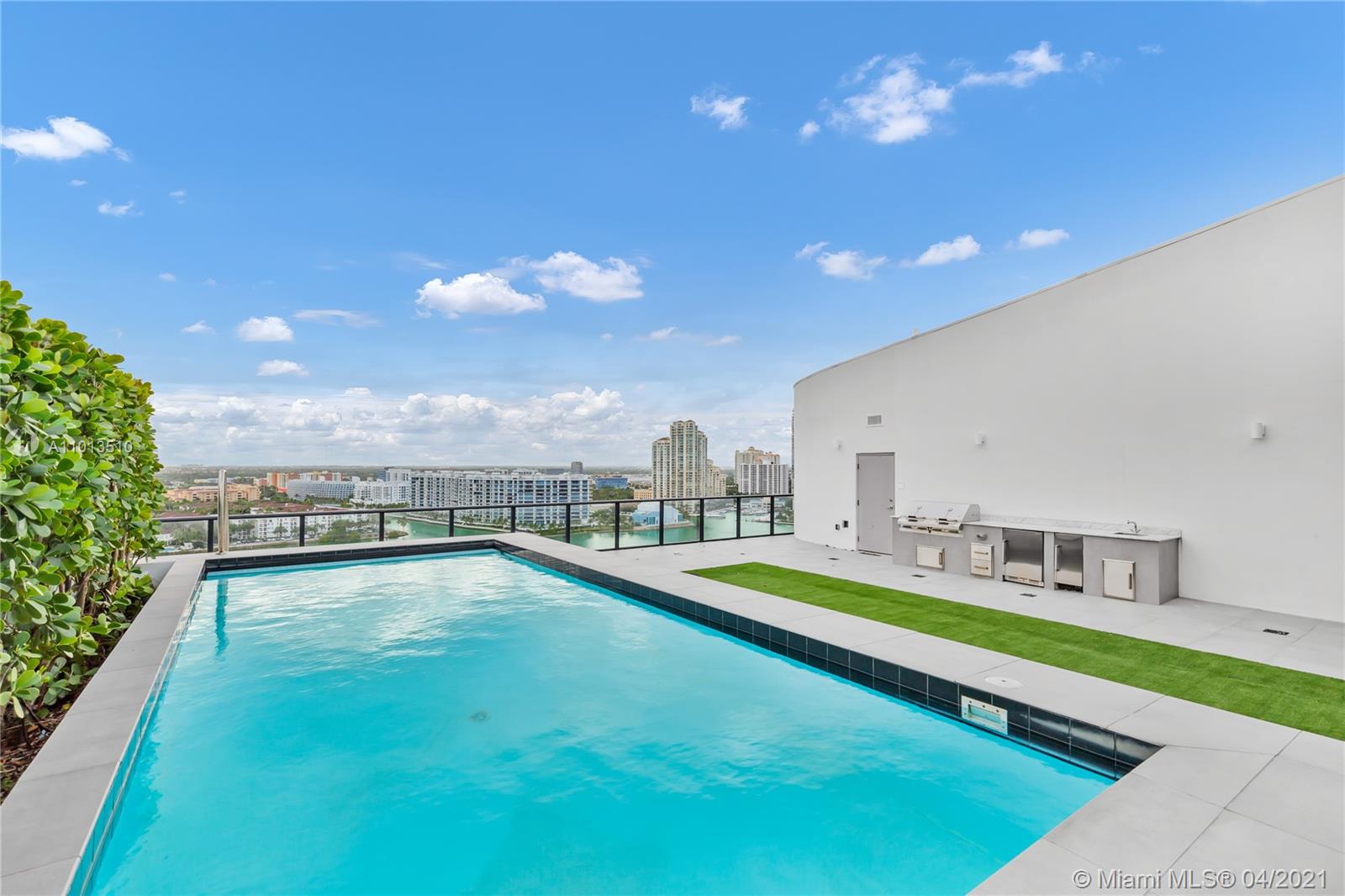 One of the most enchanting, private and upscale buildings in Miami.
Beautiful home in the sky 2 floors with pool. Amazing views and lots of light. Flow through floorplan with huge balconies facing southeast and northwest. 17 feet ceilings.
Decorator Ready. Option to buy with 1506 and make an extra large house in the sky with large outside area and pool.
One of the things people like most about this building, are the views. Surrounded by water which gives a feeling of being in a cruise besides the privacy, size and service of the building. NO DEVELOPER FEE!