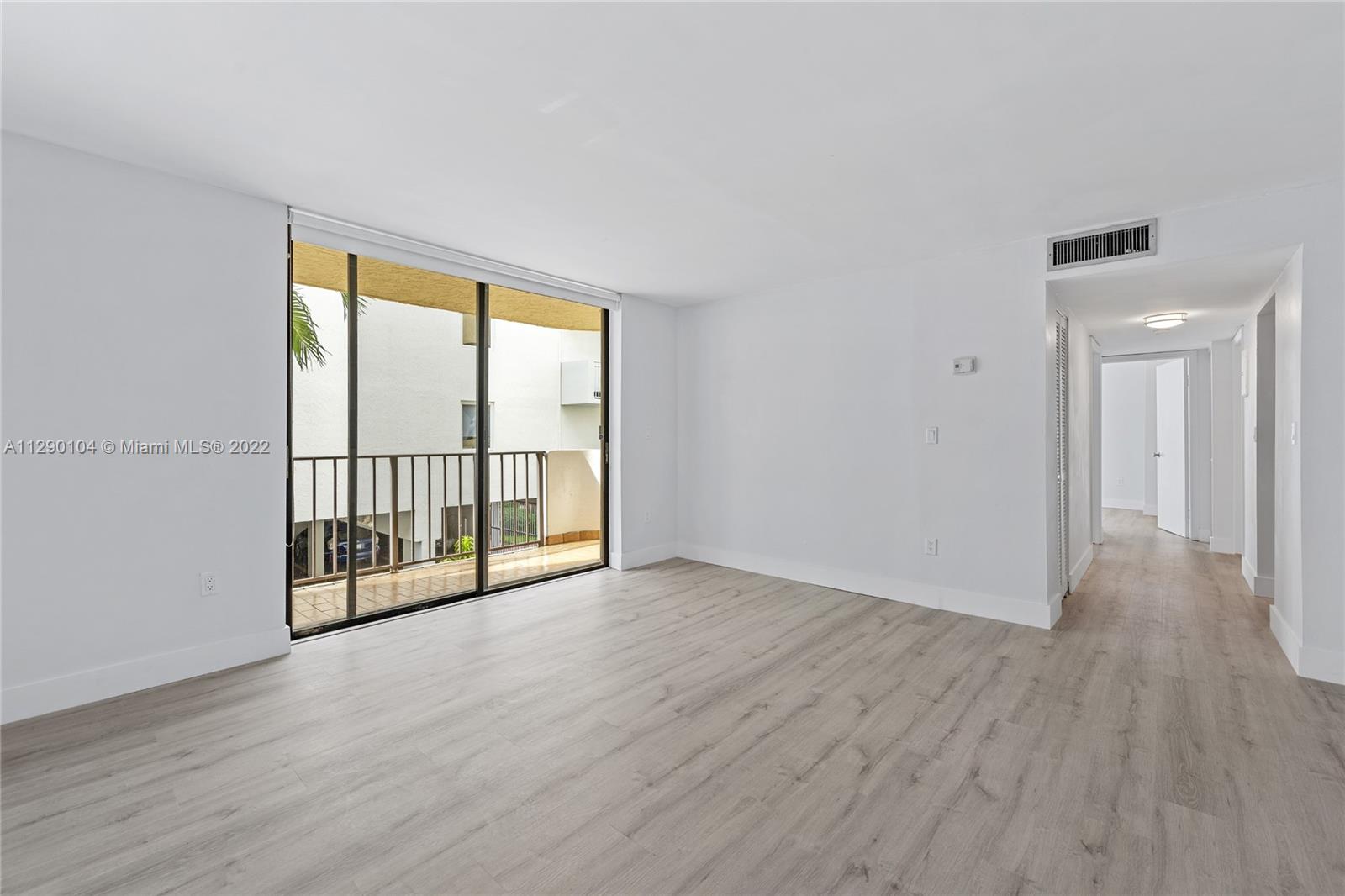 Best priced 2/2 in area. Walking to Lincoln Road and Sunset Harbour
