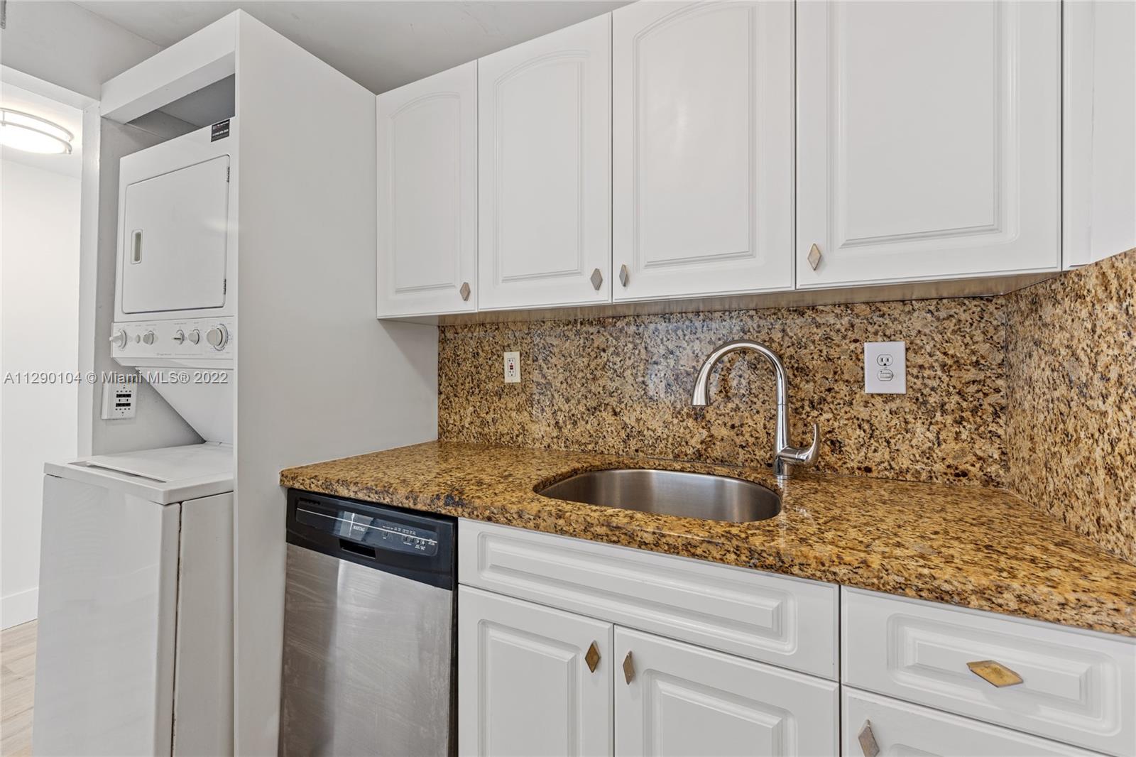 BAYVIEW GARDENS CONDO - Residential Lease