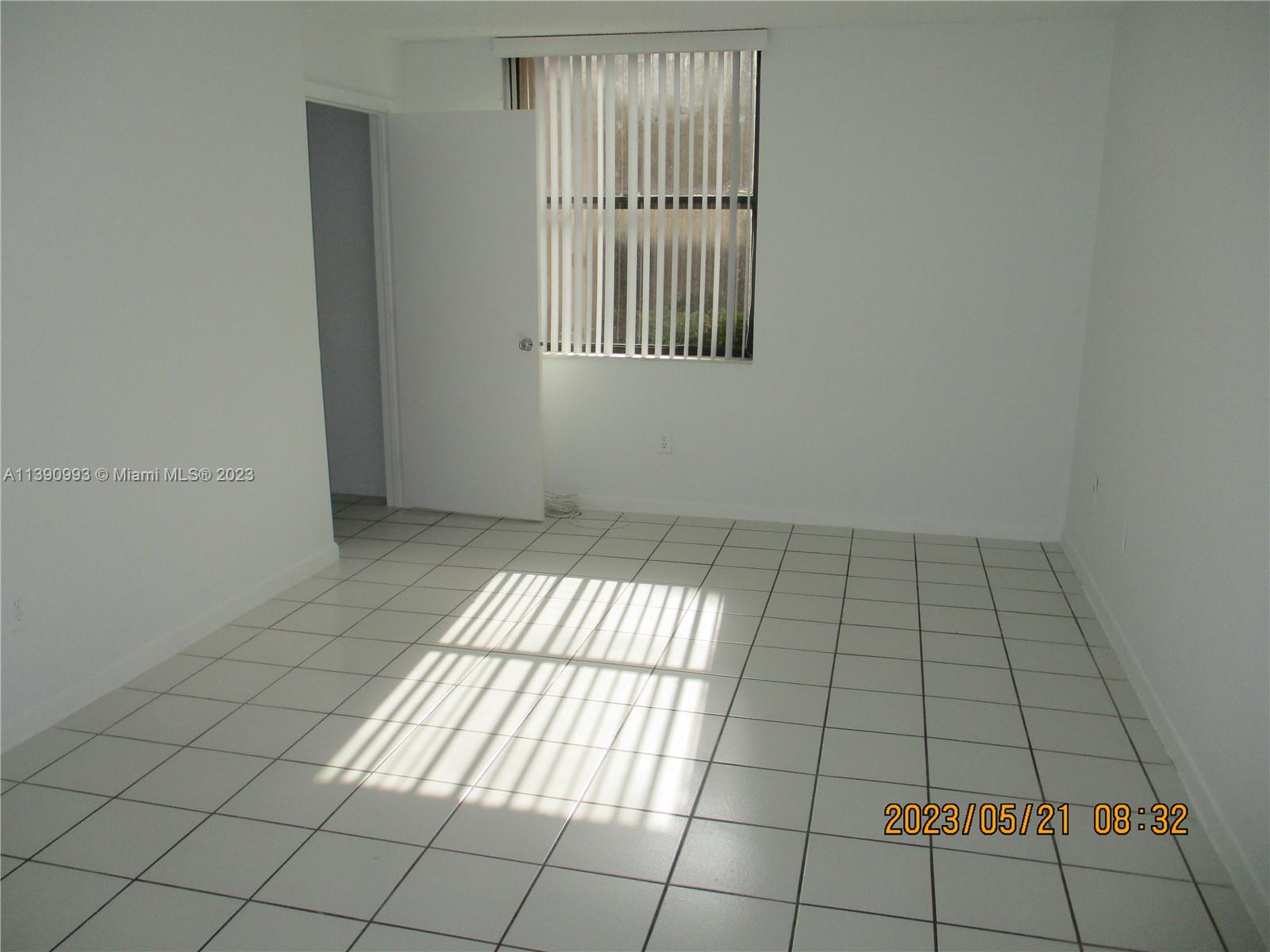 PROMENADE AT KENDALE LAKE - Residential Lease