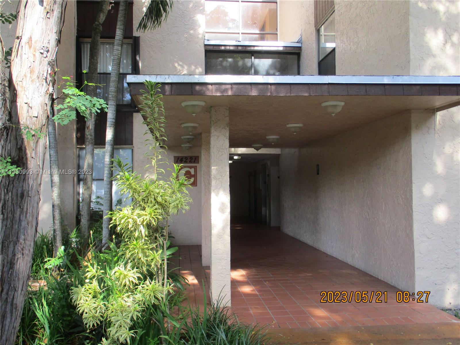 PROMENADE AT KENDALE LAKE - Residential Lease