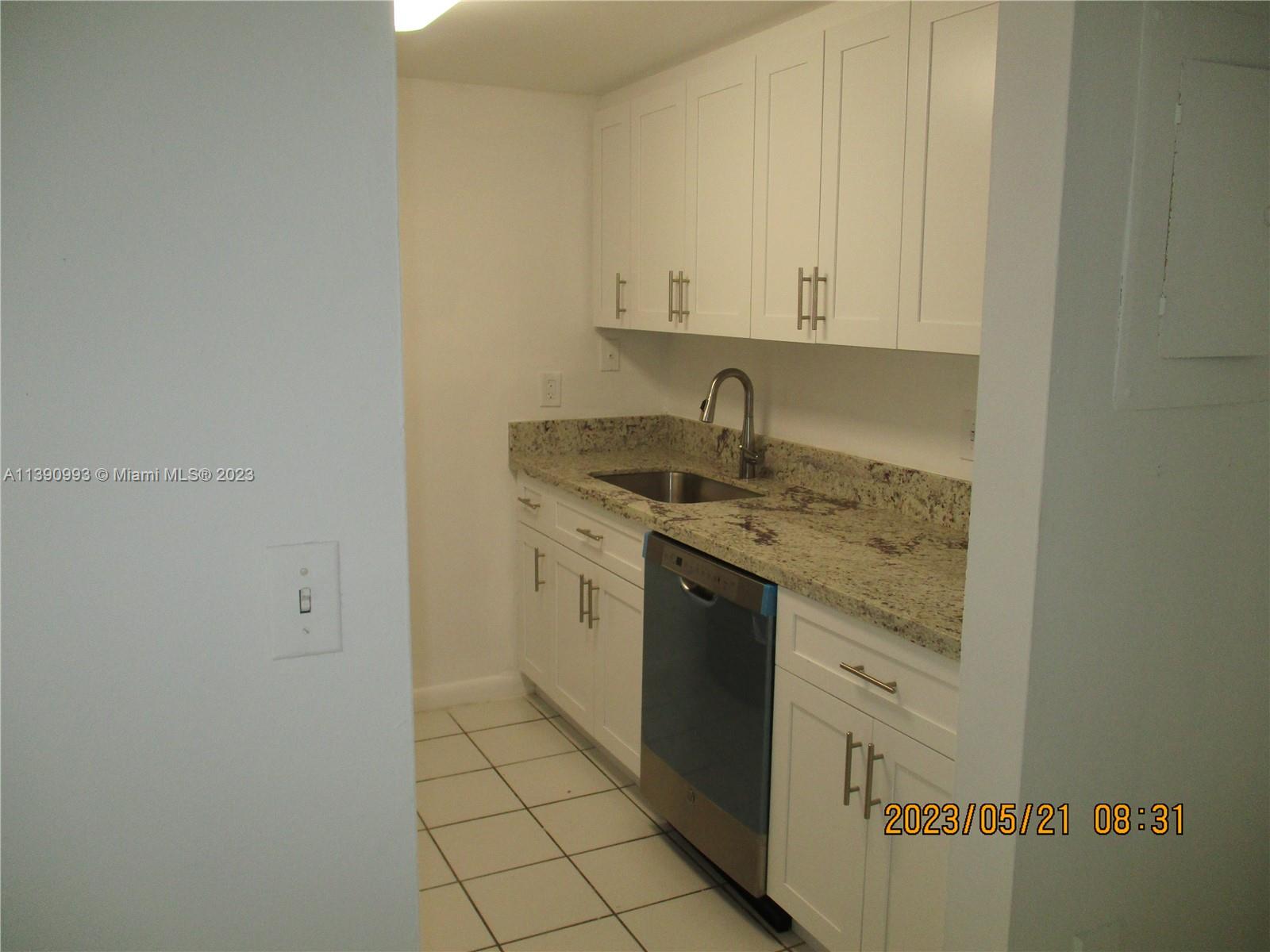 PROMENADE AT KENDALE LAKE - Residential Lease