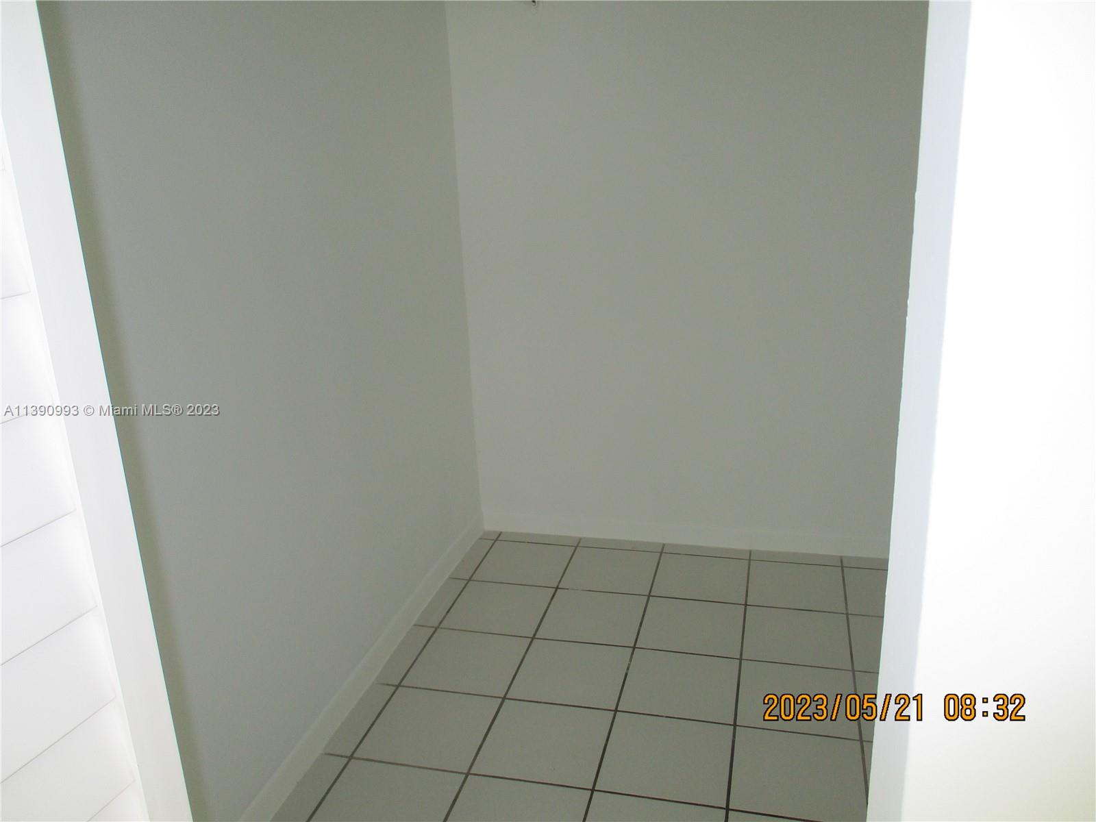 PROMENADE AT KENDALE LAKE - Residential Lease