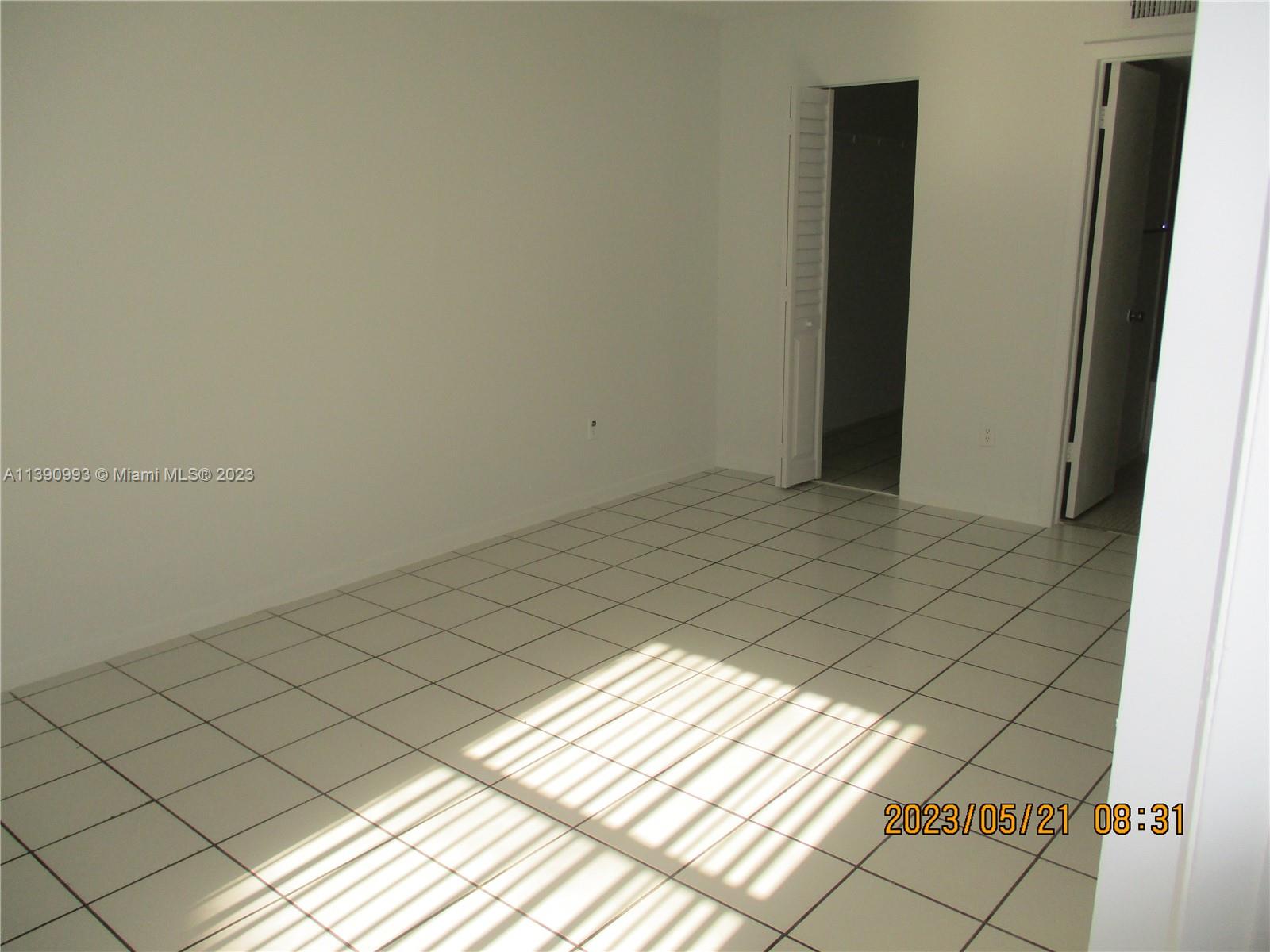 PROMENADE AT KENDALE LAKE - Residential Lease
