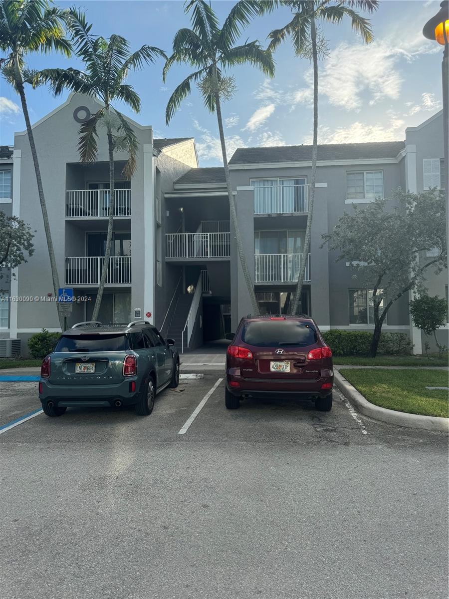 Amazing Opportunity! Enjoy a spacious full 2 Bed, 1 Bath condo located in a luxurious resort style community of Devonaire in the heart of Pembroke Pines. Tile throughout, washer and dryer inside the unit, walking distance to Pembroke Lake Mall and shopping Plazas. . The Devonaire Community offers relaxing outdoor amenities, pool, clubhouse, green spaces, and security patrol for the family. In proximity to A+ schools. Easy to show. Great for investor or starting home.