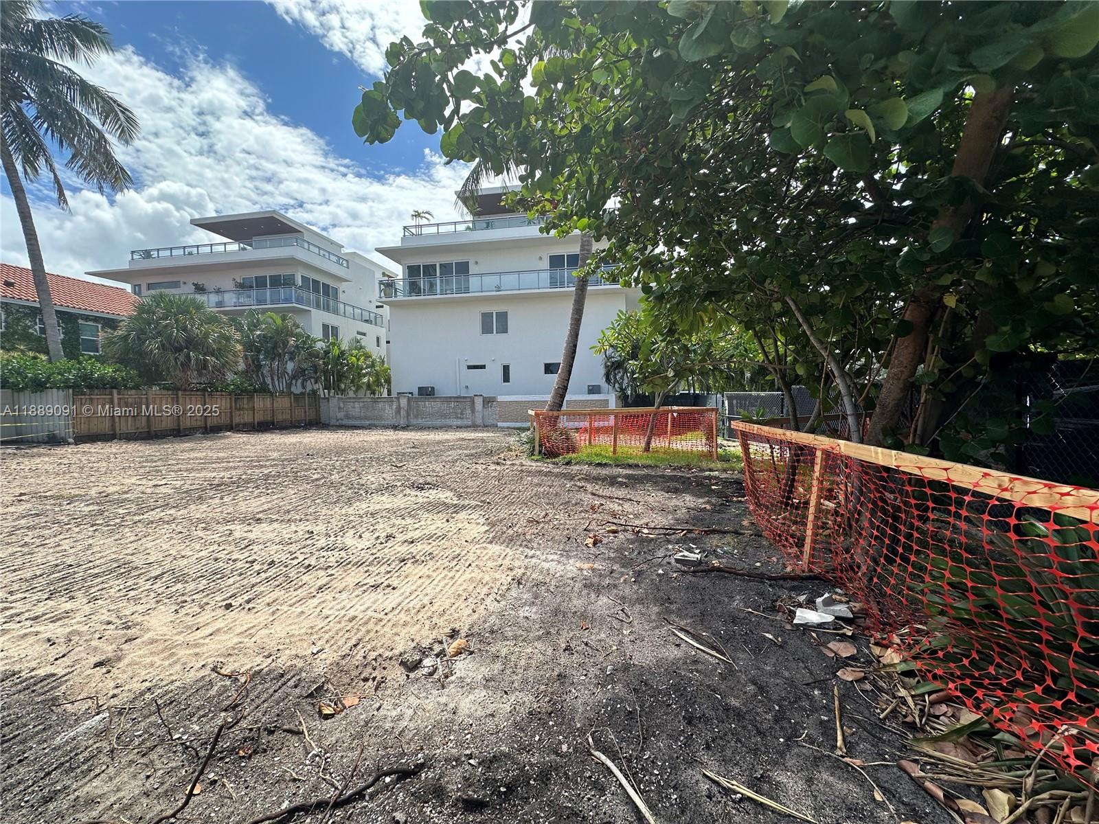 Attention developer or new home owner ,2 continuos lot.please text message for more info