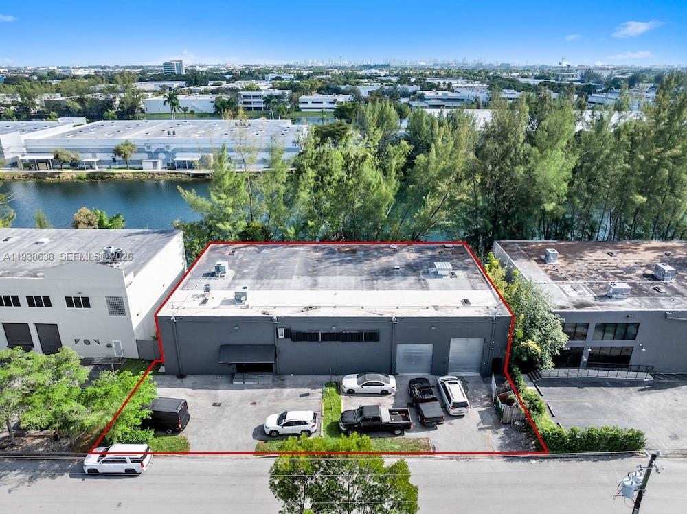 Doral Industrial Property for Sale, ideal for Owner/User. 9,009 SF Freestanding Building on +/- 20,625 SF Lot. Features include: two street-level loading doors (one oversized door), Twin-T construction, 20’ clear height, main office and warehouse office, heavy power, prime location in Doral’s Finger Lakes.