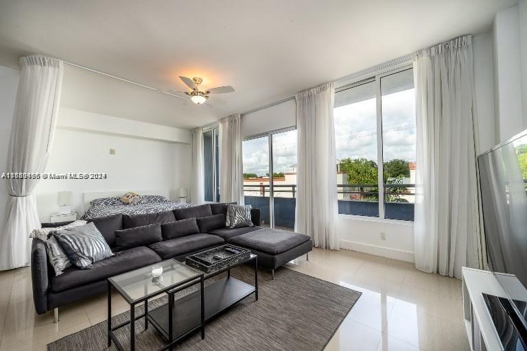 COCOSTYLE @ 3250 GRAND AV - Residential Lease
